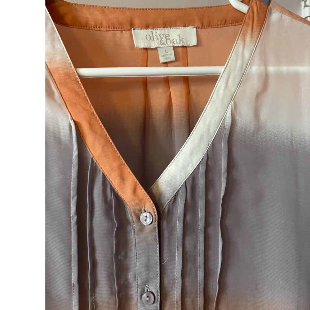 Ombré Blouse! ✨ - Picture 4 of 5